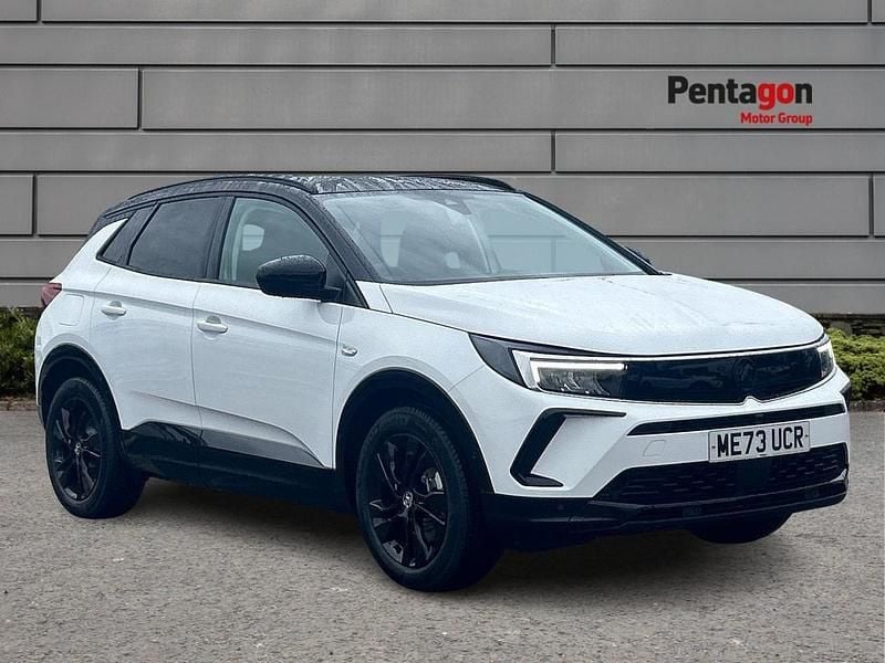 Arctic white Used 2024 Vauxhall Crossland X S SUV | £21,950 - Image 1/4