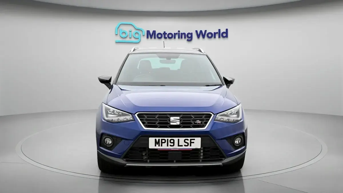 Usado Seat Arona FR Sport 116 HP (85 kW) 2019 Azul SUV
