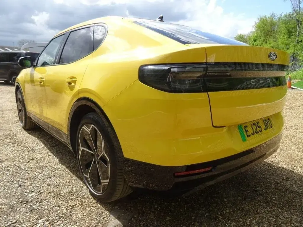 Usado Ford Capri Extended Range 210 kW (286 CV) 2025 Amarillo SUV