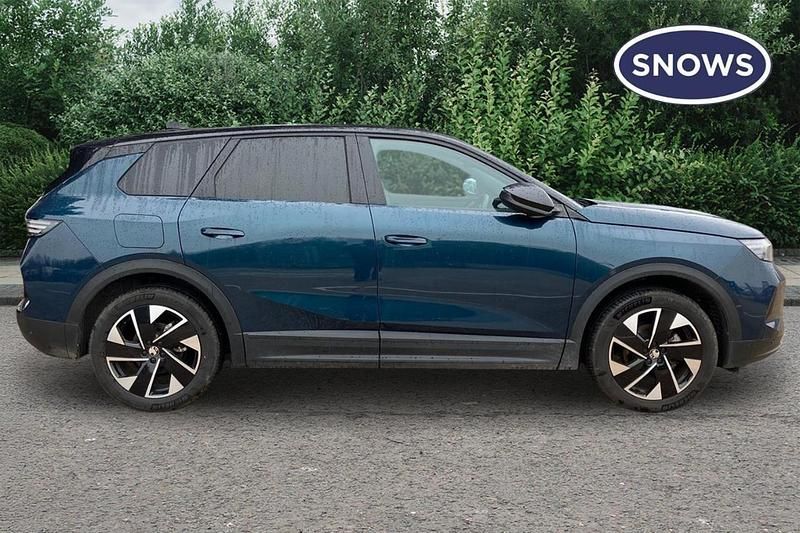 Used Vauxhall Grandland X GSe 134 HP (98 kW) 2024 Blue SUV