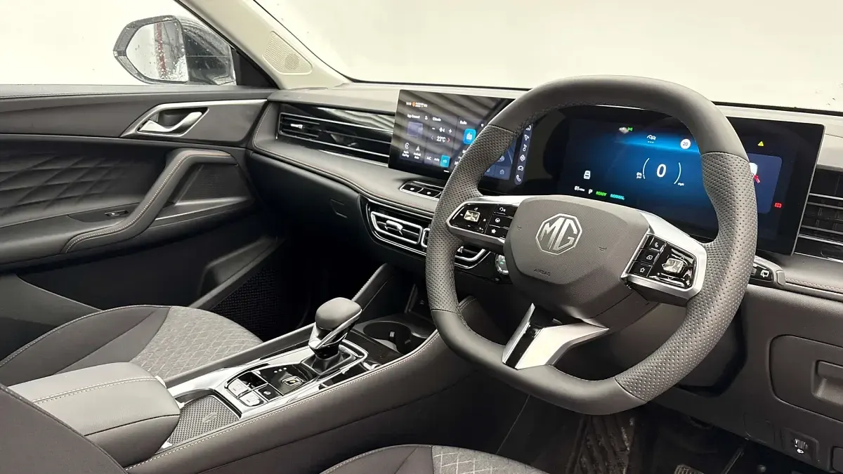 New MG HS SE 224 HP (164 kW) 2025 Metallic  white pearl SUV