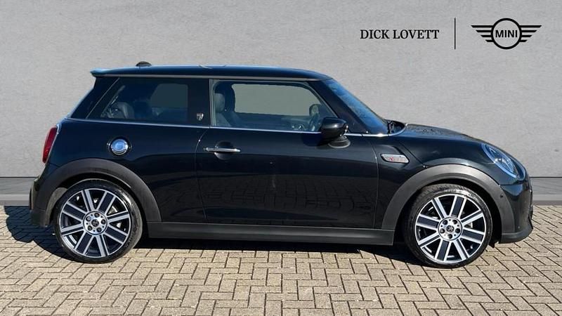 Used Mini Cooper S Exclusive 176 HP (129 kW) 2022 Black Hatchback