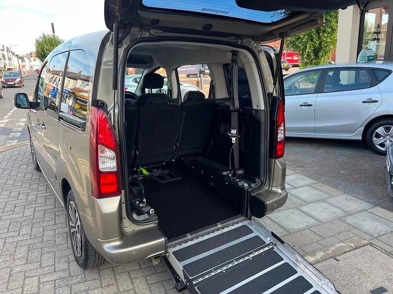 Used Peugeot Partner Tepee Access 120 HP (88 kW) 2014 Brown MPV