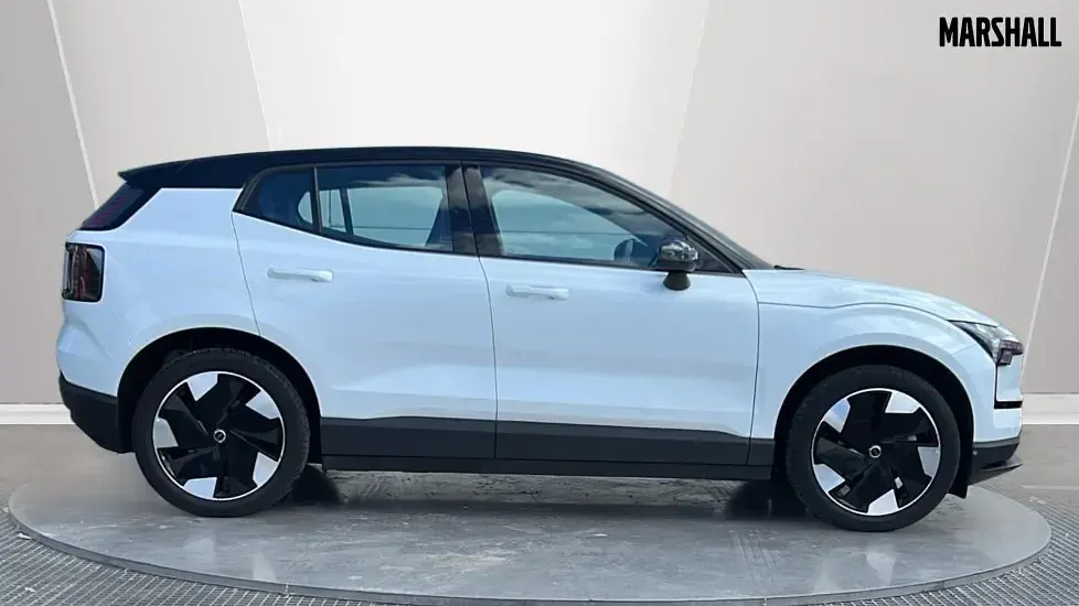 Used Volvo EX30 Plus 200 kW (272 HP) 2025 White SUV