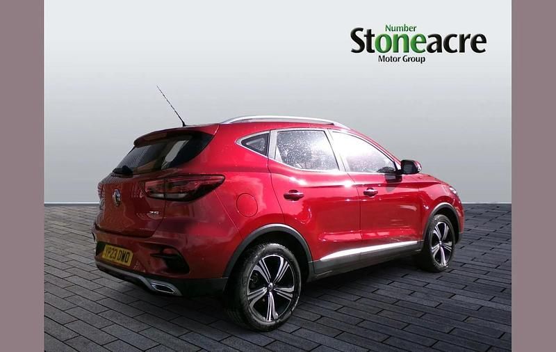 Used MG ZS Excite 105 HP (77 kW) 2023 Red SUV