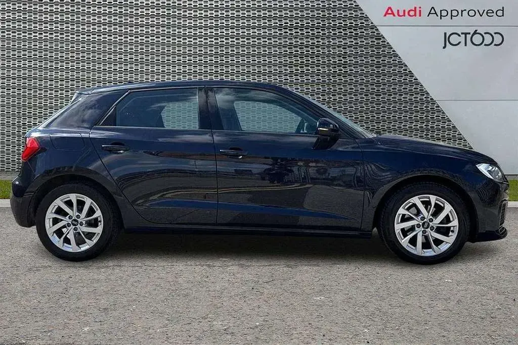 Used Audi A1 Sport 108 HP (79 kW) 2021 Blue SUV