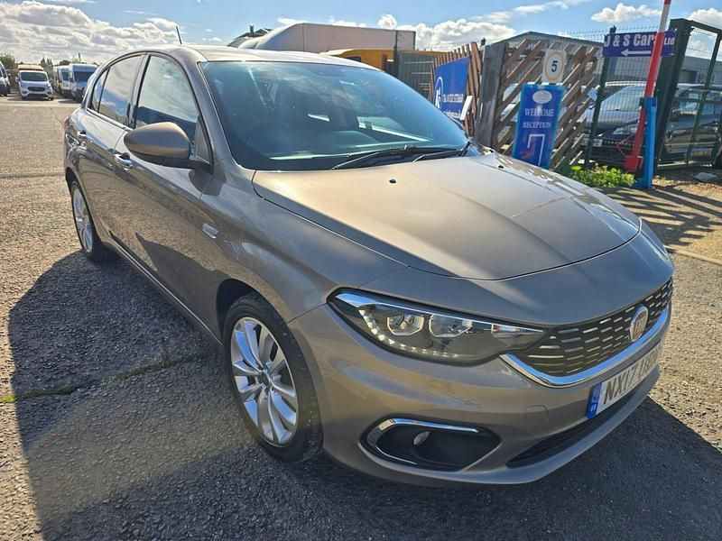 Used Fiat Tipo Lounge 95 HP (69 kW) 2017 Grey Hatchback