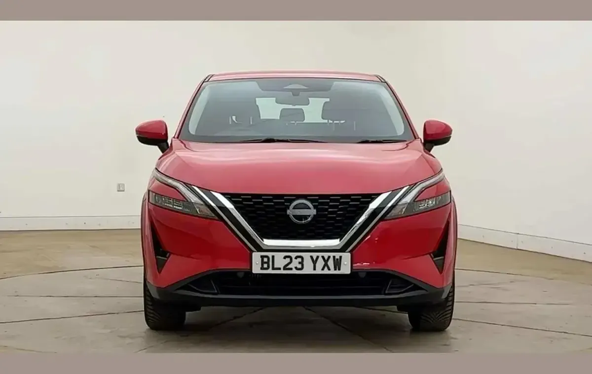 Used Nissan Qashqai Acenta Premium 138 HP (101 kW) 2023 Red SUV