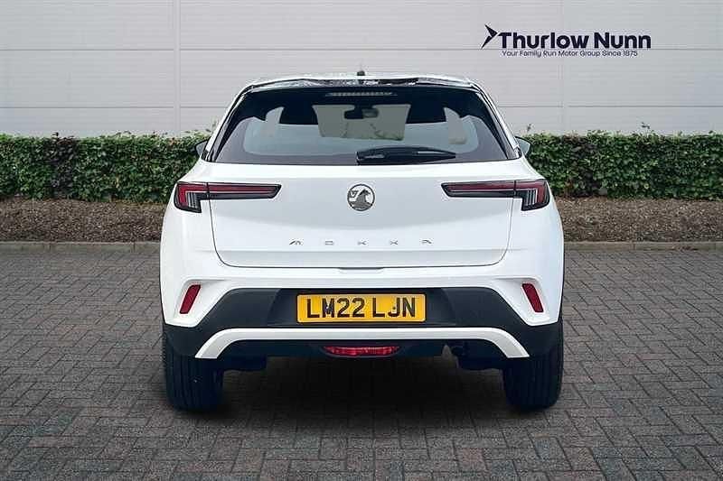 Used Vauxhall Mokka Edition 100 HP (73 kW) 2022 White jade SUV