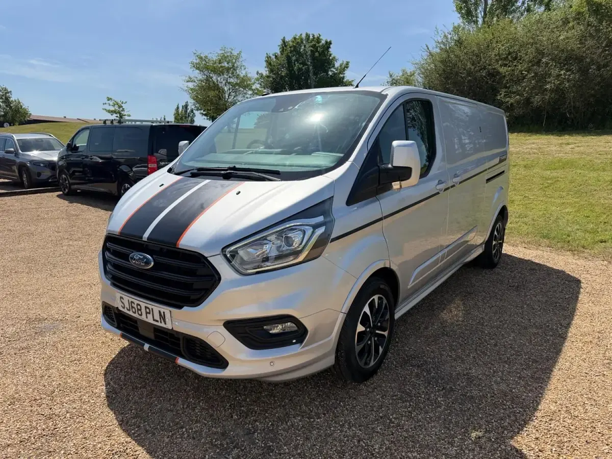 Used Ford Transit Custom Sport 170 HP (125 kW) 2018 Silver Van