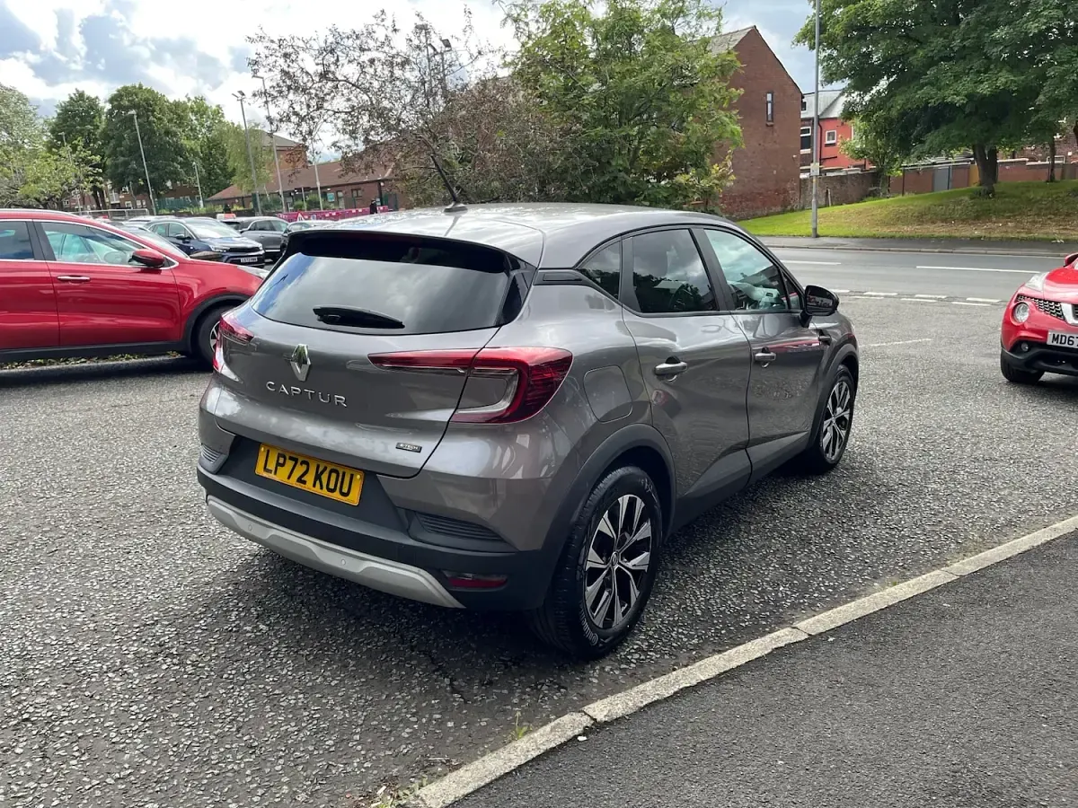 Used Renault Captur Evolution 143 HP (105 kW) 2022 Grey SUV