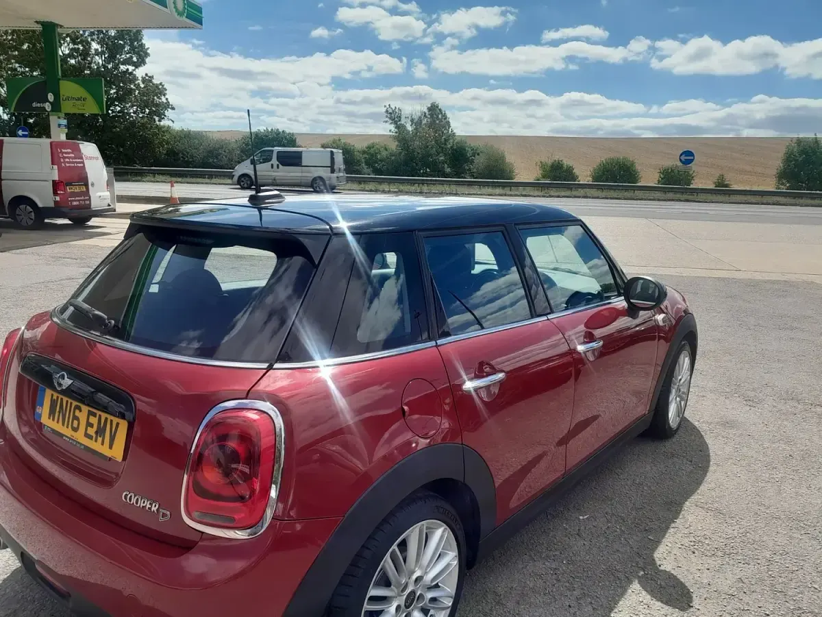 Used Mini Cooper D Hatch 116 HP (85 kW) 2016 Red Hatchback