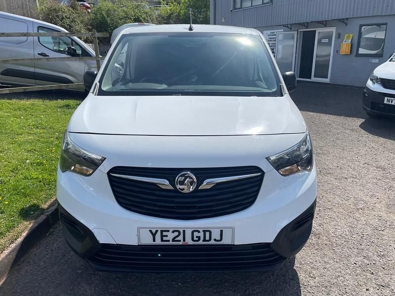 Begagnad Vauxhall Combo 75 HK (55 kW) 2021 Vit Minibuss