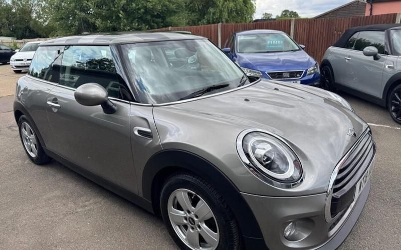 Silver Used 2018 Mini Cooper Hatch Hatchback | £11,369 (Fair price) - Image 1/4