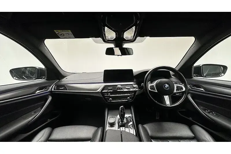 Used BMW 530e M Sport 2022 Black sapphire metallic paint Estate