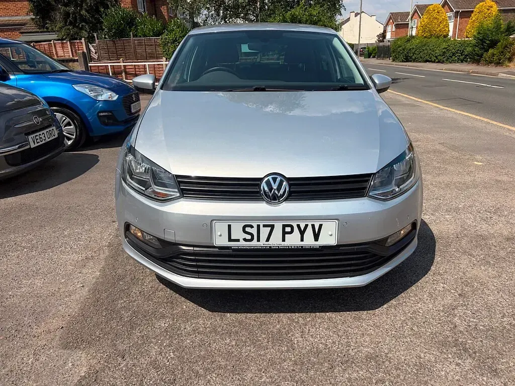 Used VW Polo Edition 90 HP (66 kW) 2017 Silver Hatchback