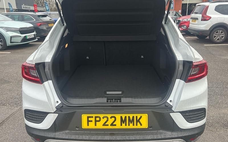 Used Renault Arkana Version S 145 HP (106 kW) 2022 White SUV