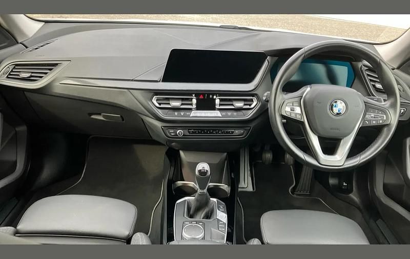 Used BMW 218 Sport Line 134 HP (98 kW) 2021 White Coupe