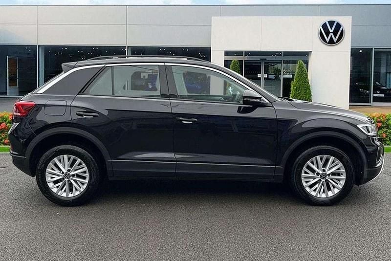Used VW T-Roc Life 150 HP (110 kW) 2022 Black SUV