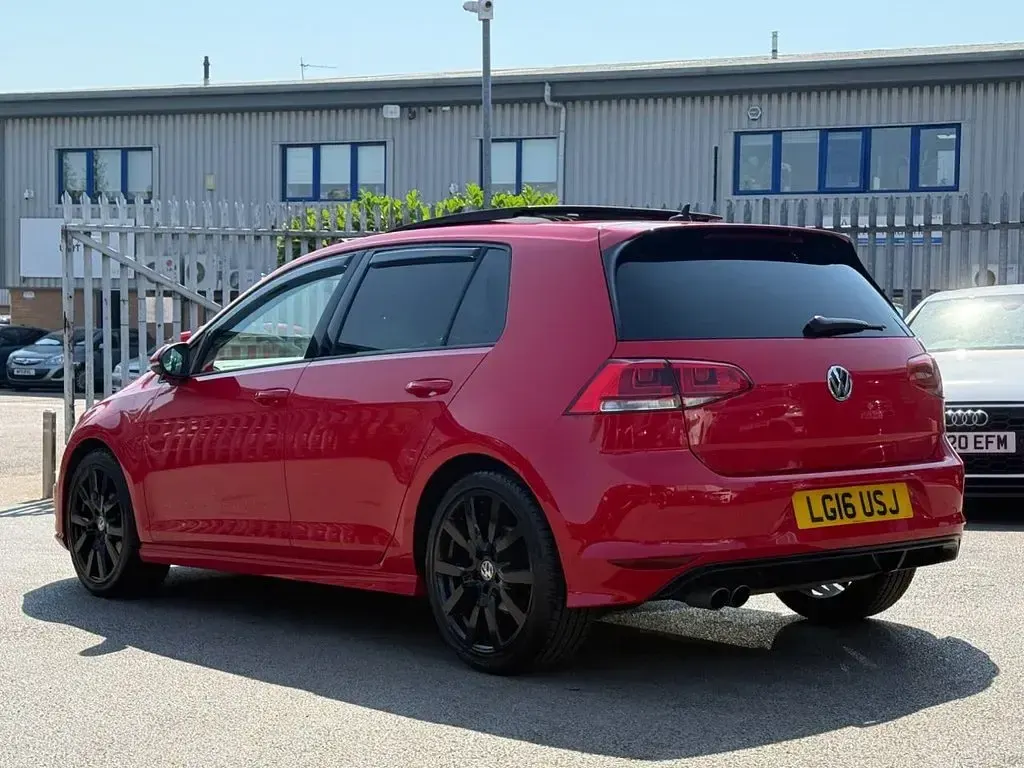 Used VW Golf VII R-line Edition 2016 Red Hatchback