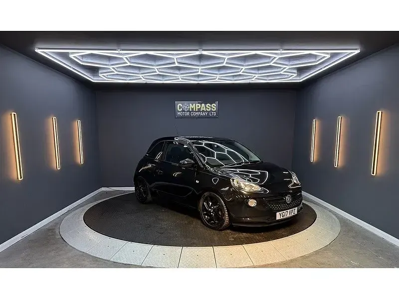 Second-hand Vauxhall Adam S 70 CP (51 kW) 2017 Negru Hatchback