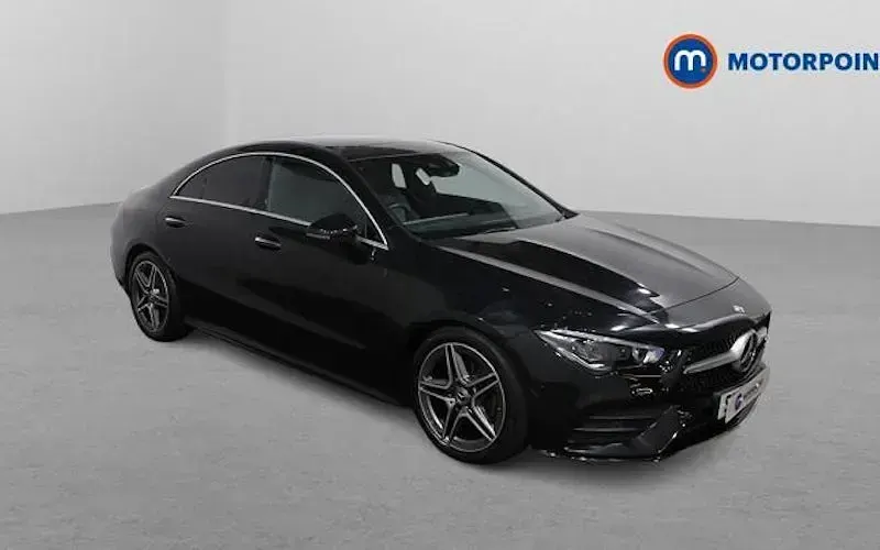 Begagnad Mercedes CLA180 AMG Line Premium Plus 136 HK (100 kW) 2022 Sedan