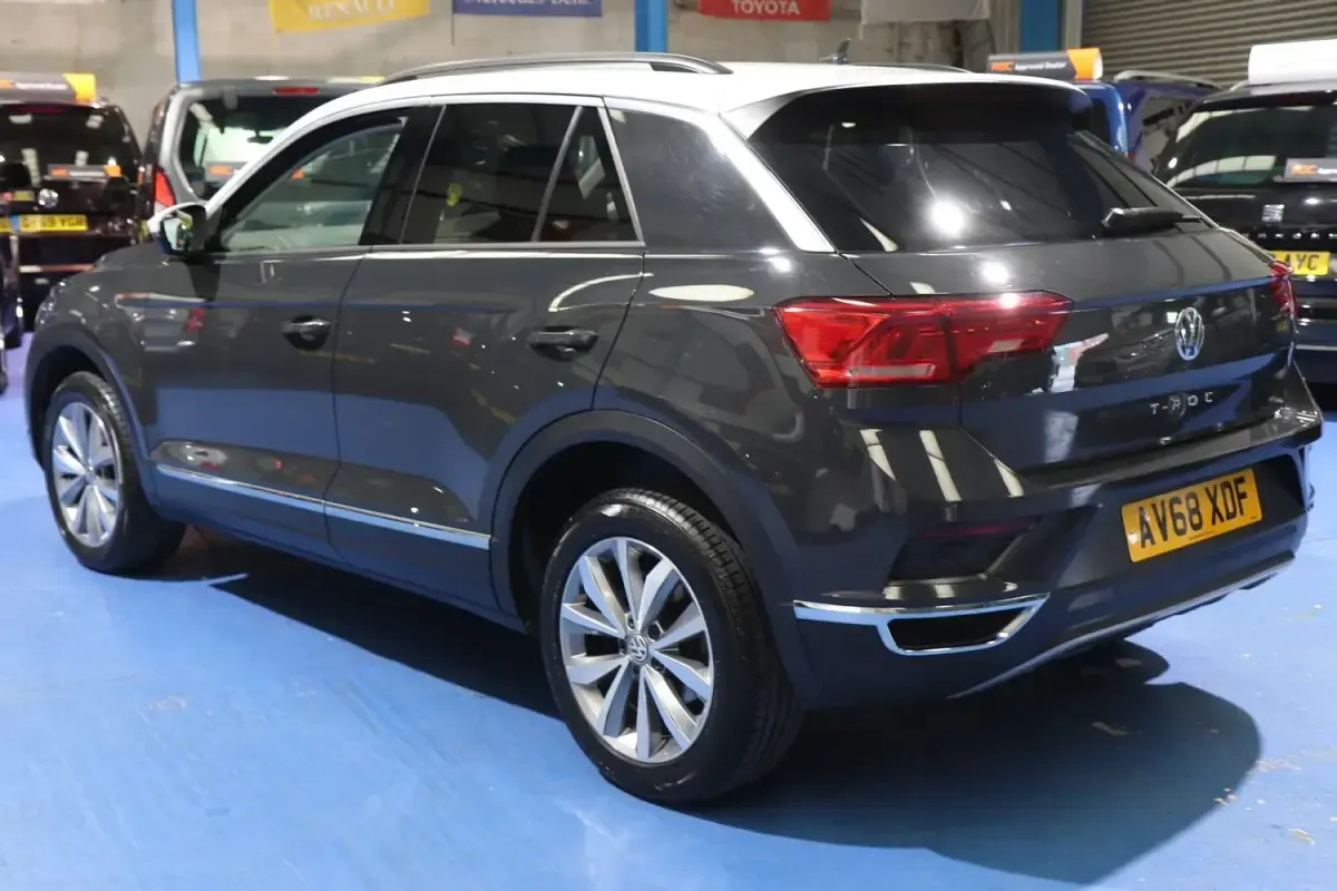 Usado VW T-Roc Design 150 CV (110 kW) 2019 Gris SUV