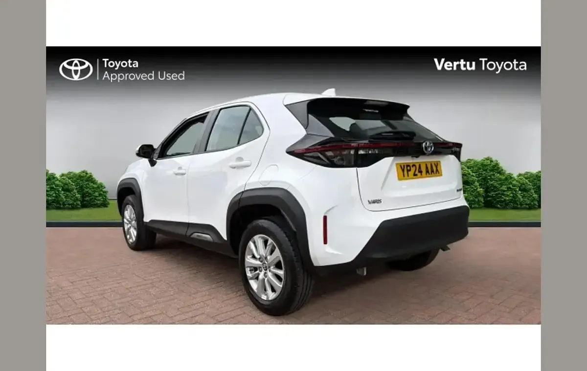 Used Toyota Yaris Cross 113 HP (83 kW) 2024 White SUV