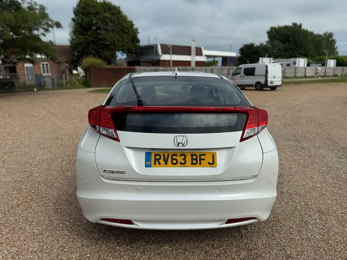 Used Honda Civic EX 2013 White Hatchback