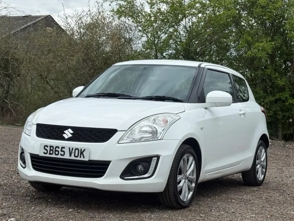 Used Suzuki Swift SZ3 94 HP (69 kW) 2016 White Hatchback