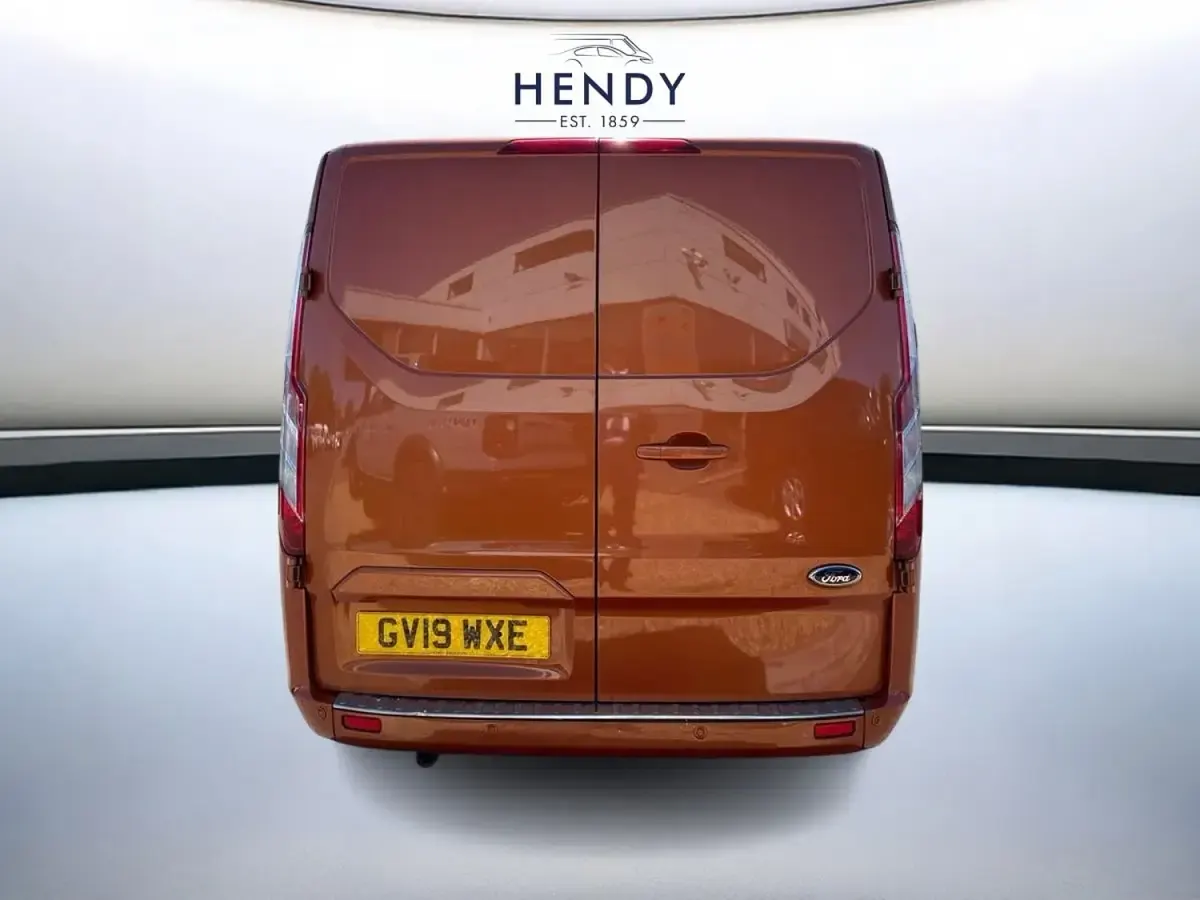 Used Ford Transit Custom Limited 170 HP (125 kW) 2019 Orange Van