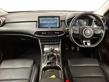 Used MG HS Excite 162 HP (119 kW) 2023 Red SUV