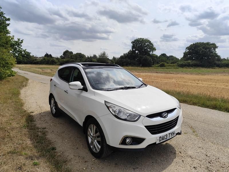 White Used 2013 Hyundai ix35 Premium SUV | £3,650 (Super price) - Image 1/4