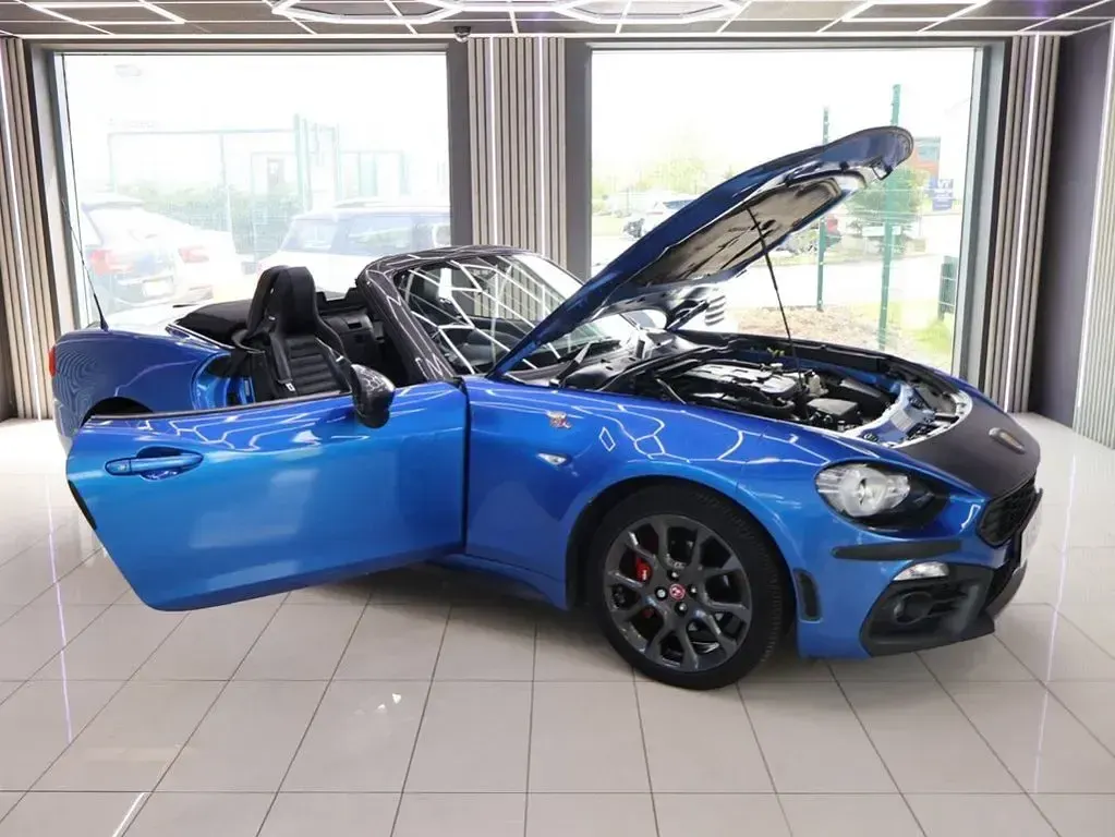 Used Abarth 124 Spider 170 HP (125 kW) 2019 Blue Cabriolet