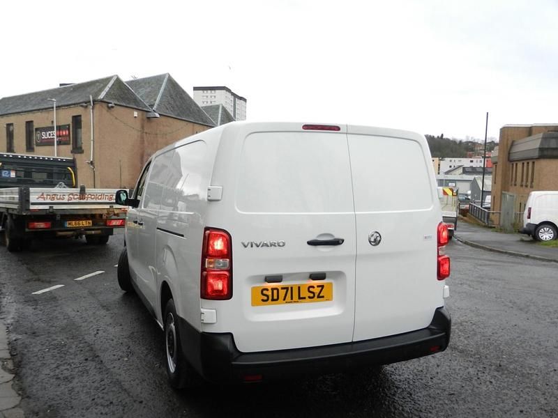 Used Vauxhall Vivaro 100 HP (73 kW) 2021 White MPV