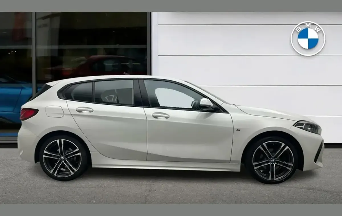 Used BMW 118 M Sport 134 HP (98 kW) 2023 White Hatchback