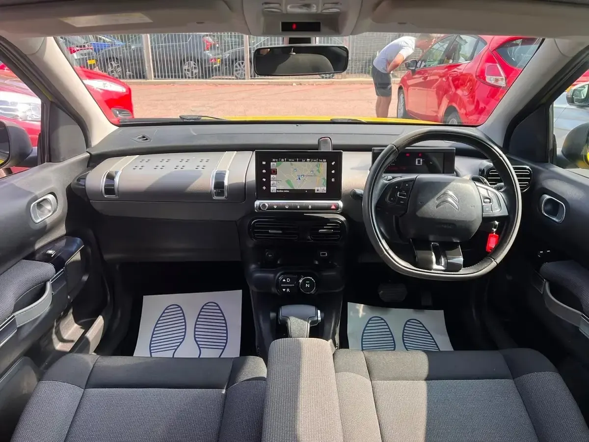 Used Citroën C4 Cactus Flair 2017 Yellow Hatchback