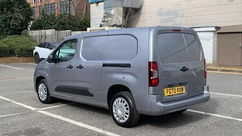Used Vauxhall Combo Sportive 99 HP (72 kW) 2022 Grey MPV