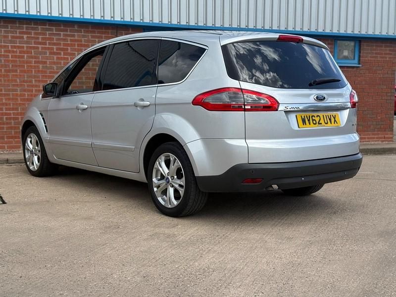 Begagnad Ford S-MAX Titanium 2012 Silver Minibuss