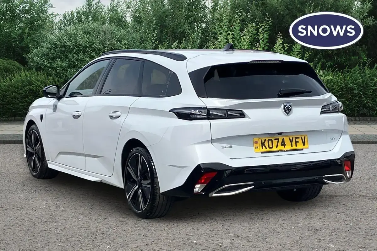 Used Peugeot 308 GT 136 HP (100 kW) 2025 White