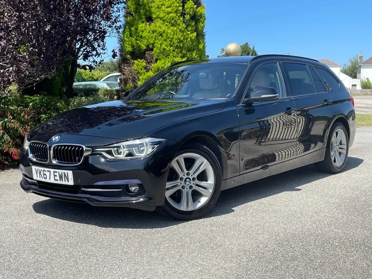 Used BMW 318 Sport Line 2017 Black Estate