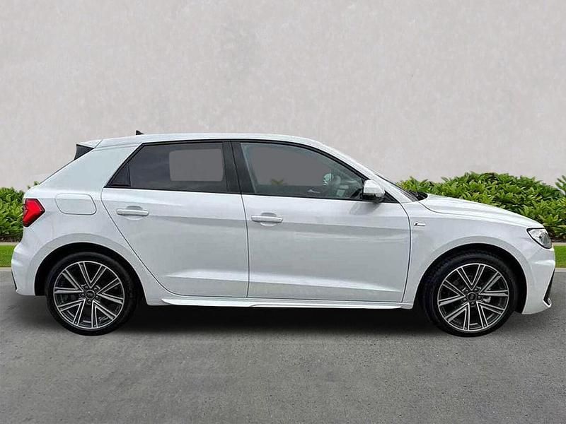 Used Audi A1 S-Line 95 HP (69 kW) 2025 White SUV