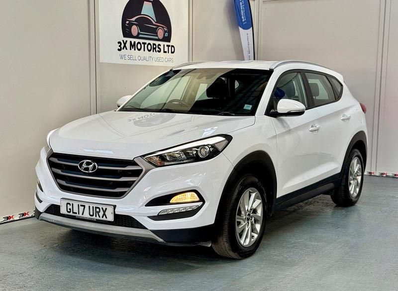 White Used 2017 Hyundai Tucson SE SUV | £7,390 (Fair price) - Image 1/4