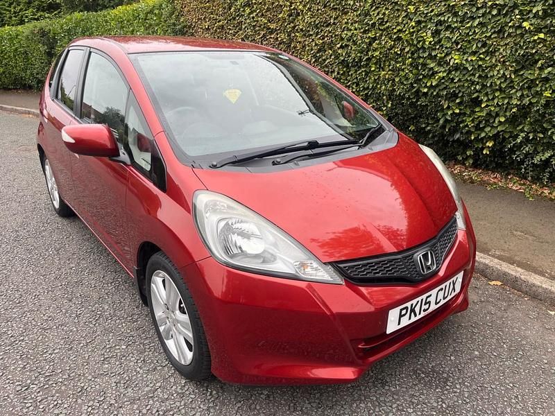 Red Used 2015 Honda Jazz ES Hatchback | £8,795 (Fair price) - Image 1/4