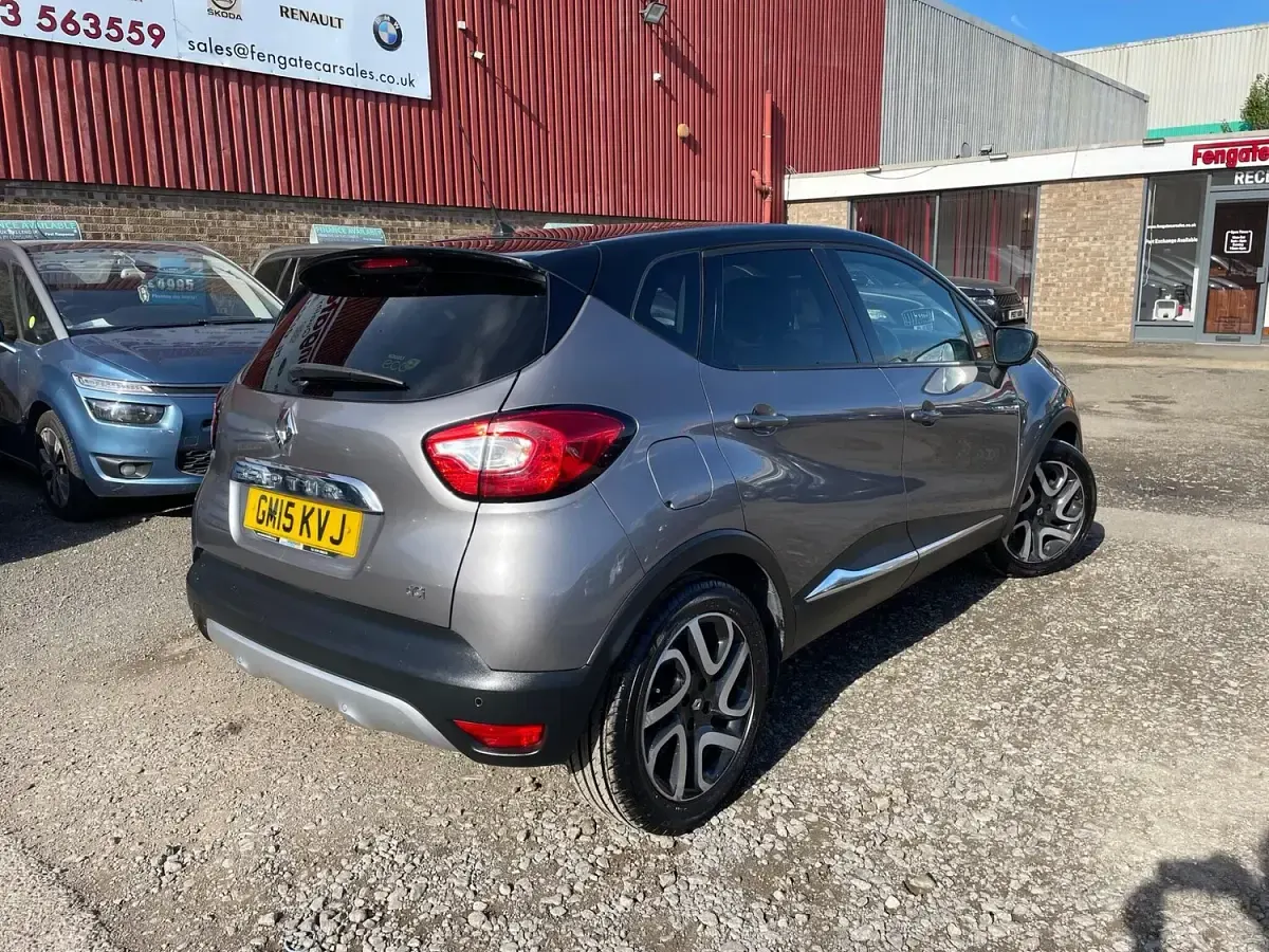 Used Renault Captur Signature 90 HP (66 kW) 2015 Grey SUV