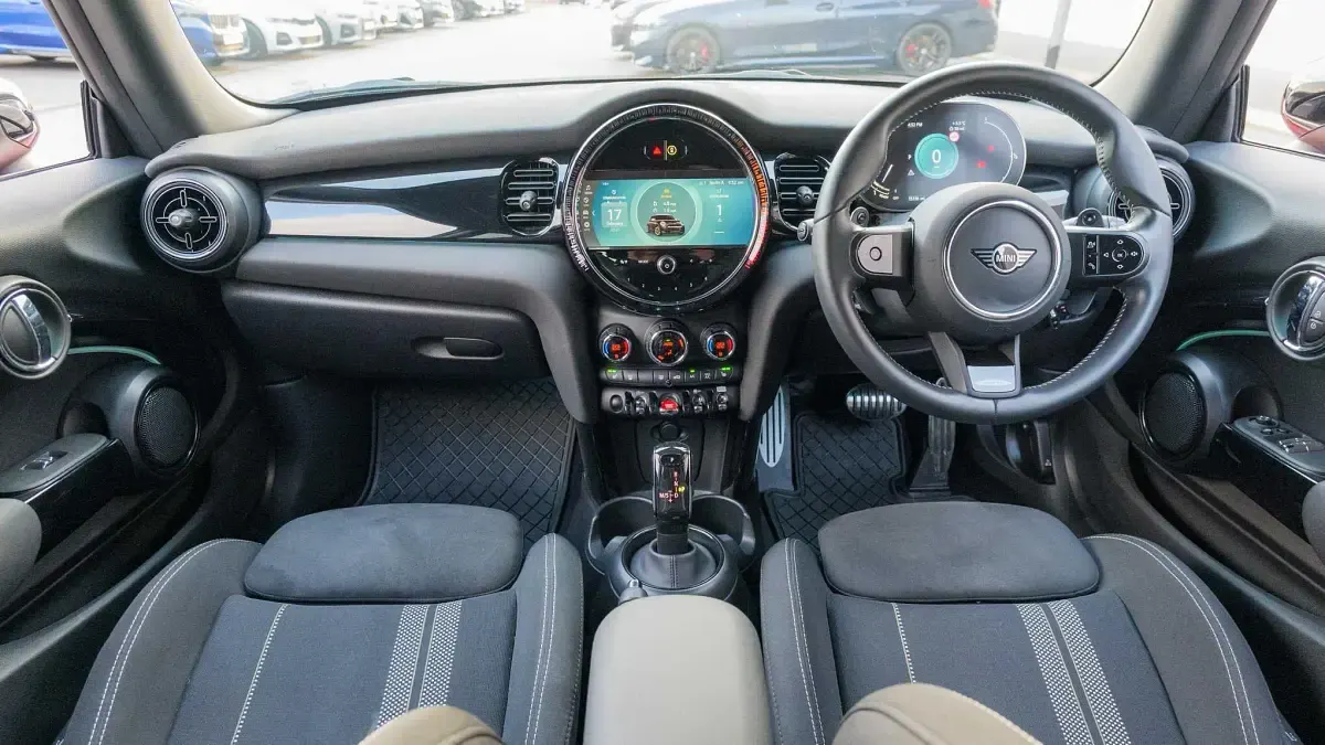 Używany Mini Cooper S Hatch 176 KM (129 kW) 2023 Czerwony Hatchback