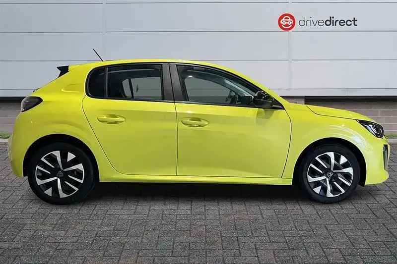 Used Peugeot 208 Active 75 HP (55 kW) 2024 Yellow Hatchback