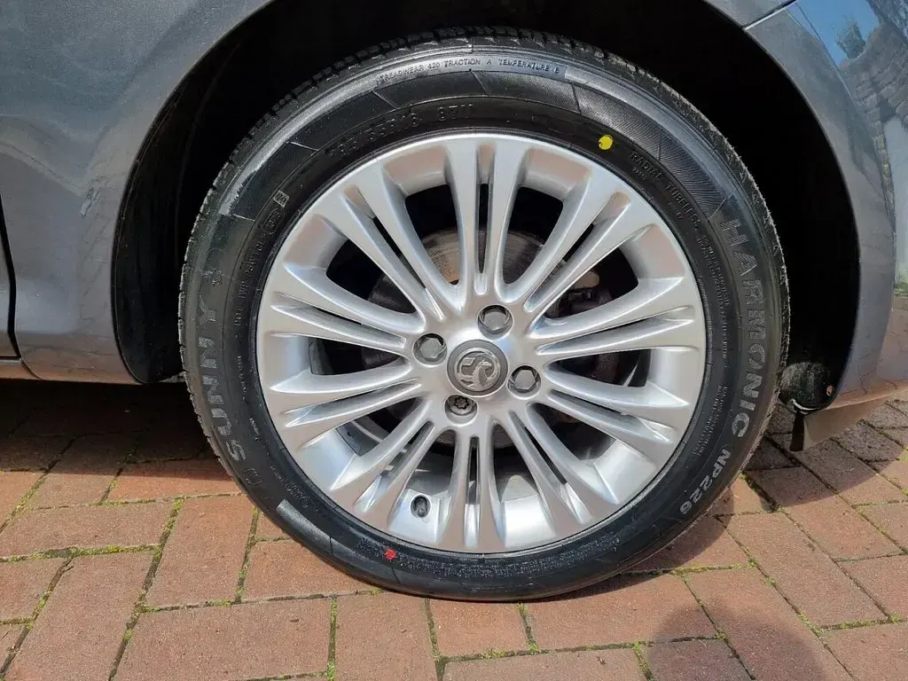 Used Vauxhall Corsa 100 HP (73 kW) 2013 Grey Hatchback