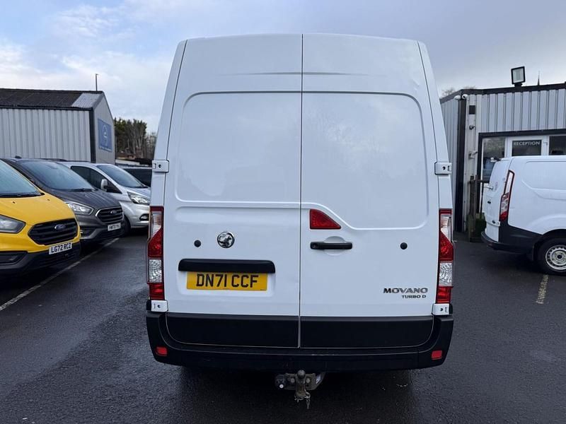 Used Vauxhall Movano 135 HP (99 kW) 2021 White MPV