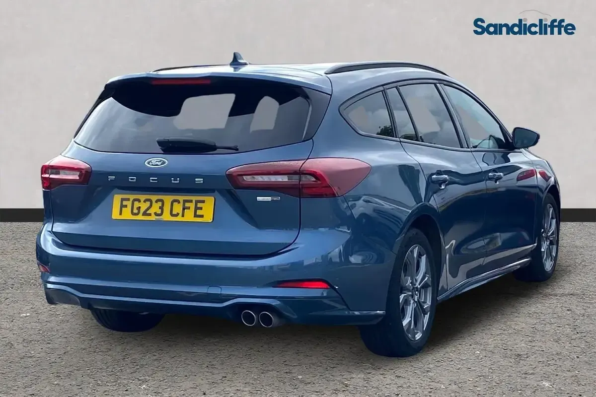 Used Ford Focus 280 HP (205 kW) 2023 Blue Estate